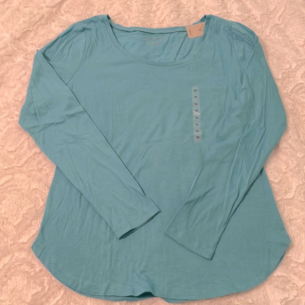 NWT Ann Taylor Basic Everyday Long Sleeve Tee!